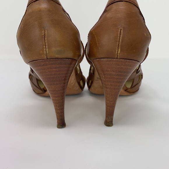 Prada pumps wooden heel in camel - Picture 8 of 8